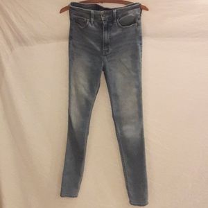 Hollister Ultra High-Rise Classic Stretch Jeans